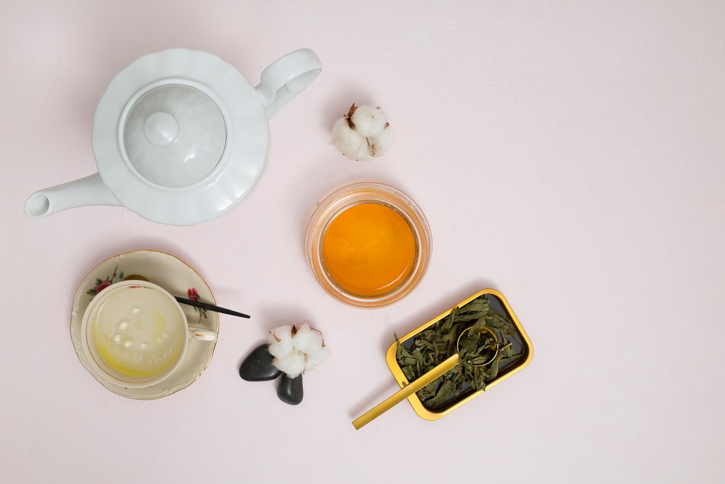 elevated-view-white-teapot-honey-cotton-leaves-la-stone-against-white-background (1).jpg elevated-view-white-teapot-honey-cotton-leaves-la-stone-against-white-background (1).jpg