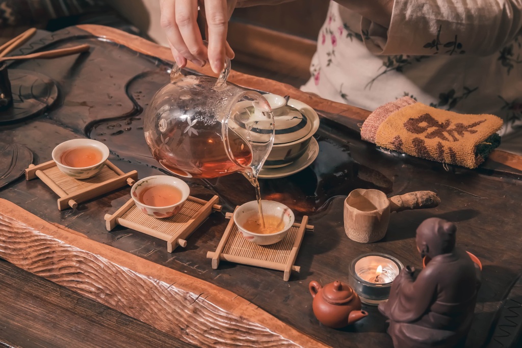 tea-ceremony-is-performed-by-master (1).jpg tea-ceremony-is-performed-by-master (1).jpg